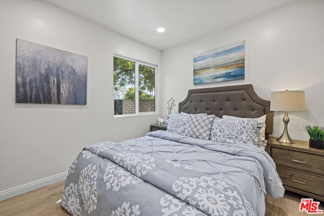 Building Photo - 13 Pepper Ct