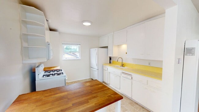 Primary Photo - 855 C Ave