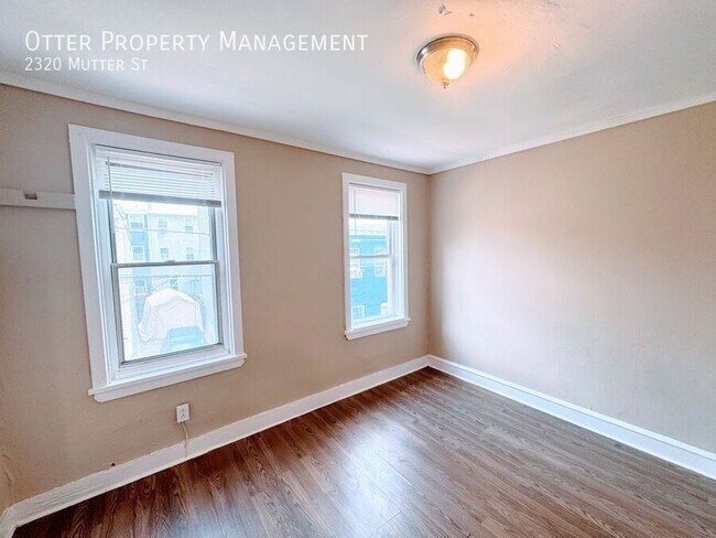Building Photo - 2320 Mutter St