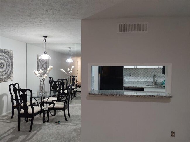 Building Photo - 1003 Dunbar Dr