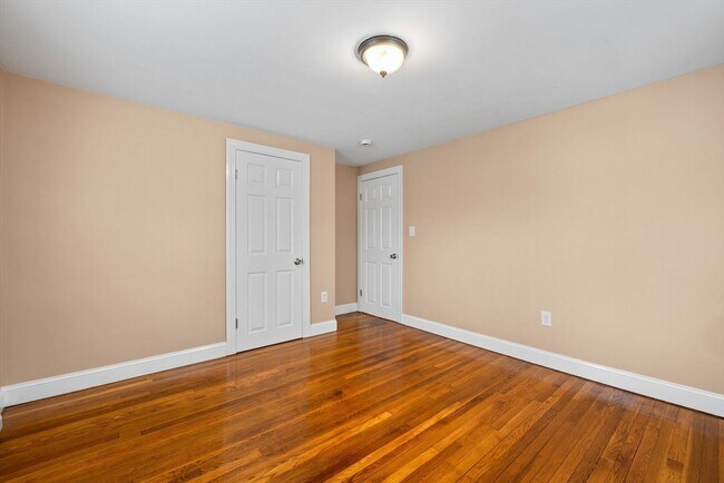 Building Photo - 316 Vane St