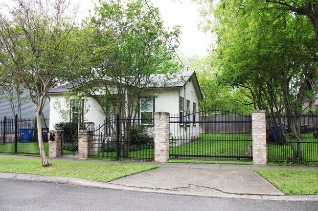 Primary Photo - TOBIN HILL COTTAGE