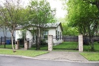 Building Photo - TOBIN HILL COTTAGE