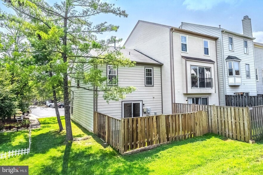 Building Photo - 7422 Barbados Ln