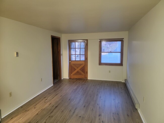 Building Photo - 4036-4038 Manor Drive