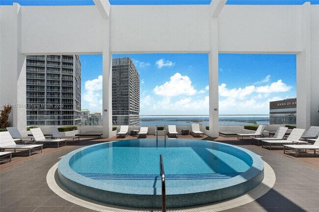Building Photo - 500 Brickell Ave