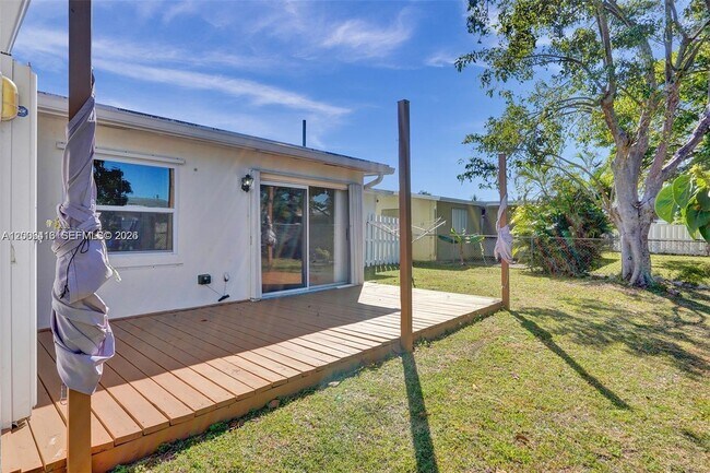 Building Photo - 7131 NW 24th Pl