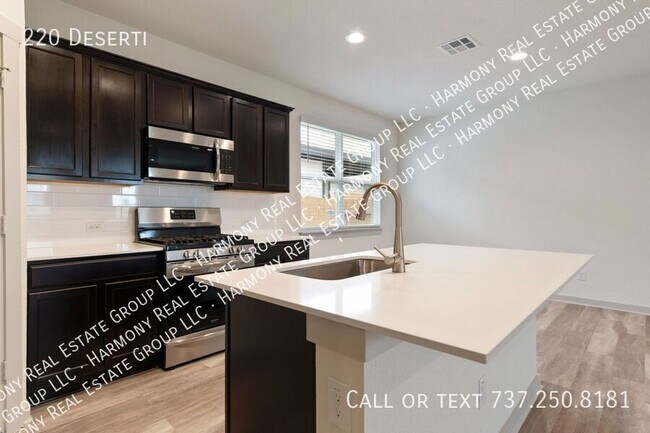 Building Photo - 220 Deserti-
