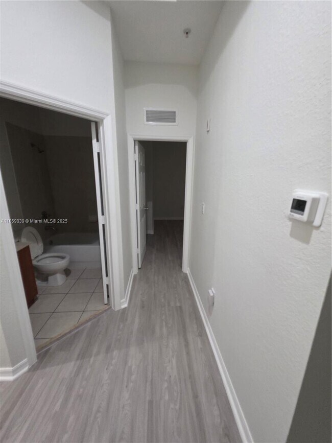 Building Photo - 10885 NW 89th Terrace