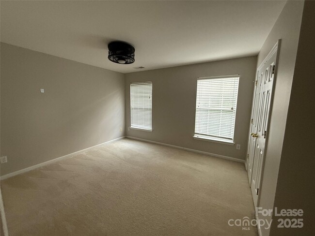 Building Photo - 8811 Singleton Ct