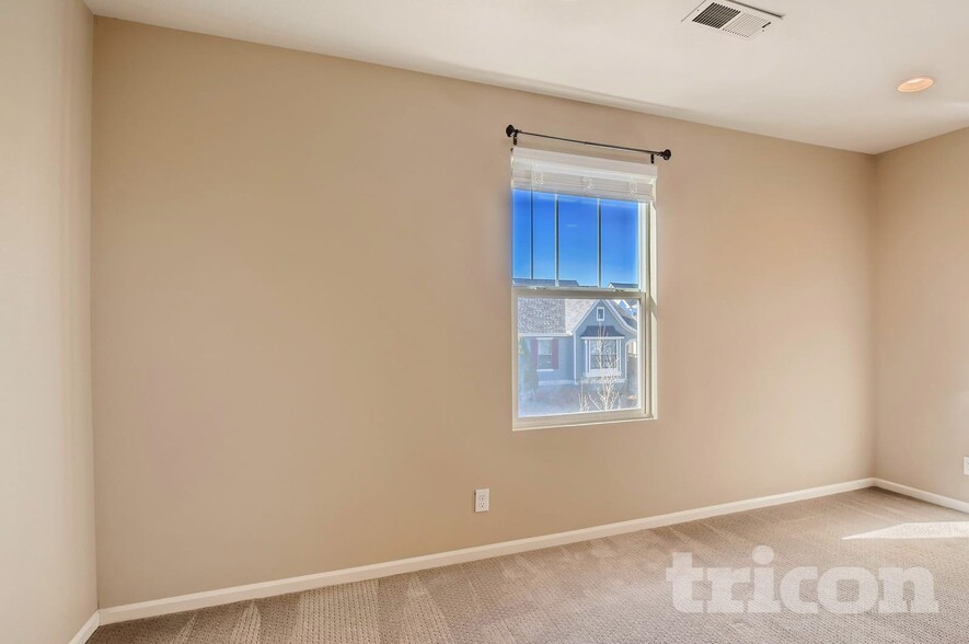 Building Photo - 2172 Willow Ct