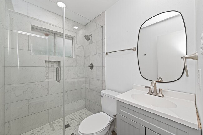 Building Photo - 23567 Pine Forest Dr