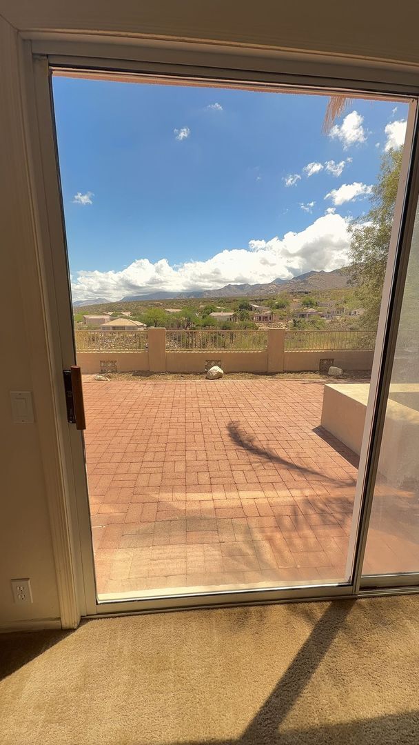 Building Photo - 10110 N Bighorn Butte Dr