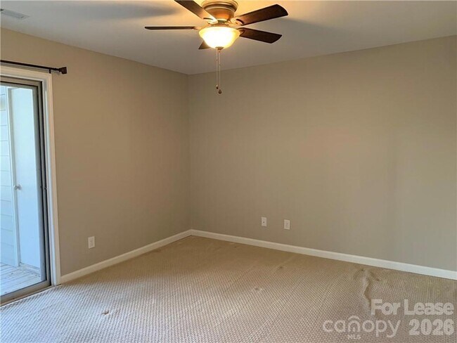 Building Photo - 2519 Stockbridge Dr