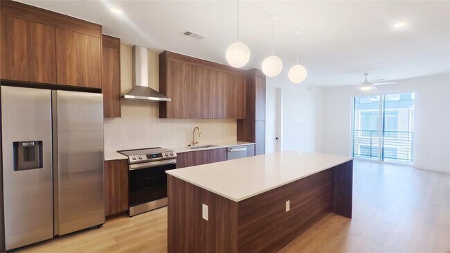 Building Photo - 1701 Simond Ave Ave