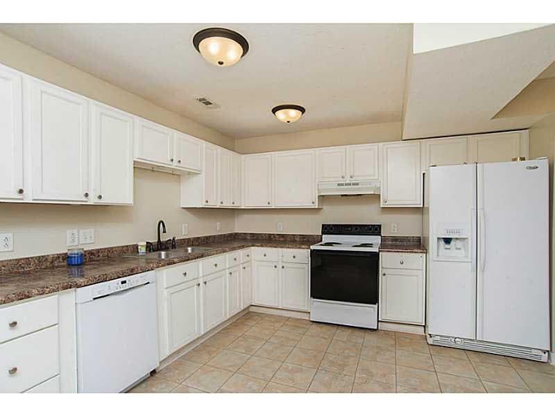 Building Photo - 3280 Lincoln Hill Rd