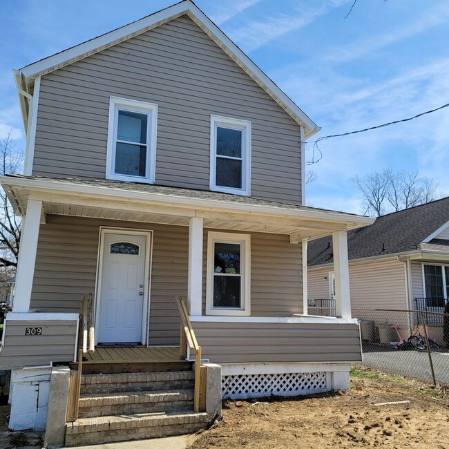 Building Photo - 309 Shrewsbury Ave