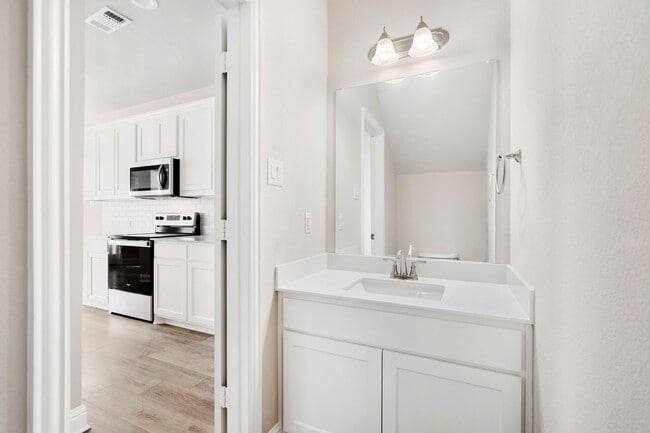 Building Photo - 2041 Layla Dr