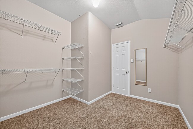 Building Photo - 2111 Castle Gardens Ln