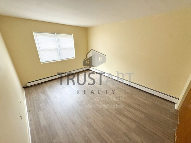 Building Photo - 6020 Hegerman St