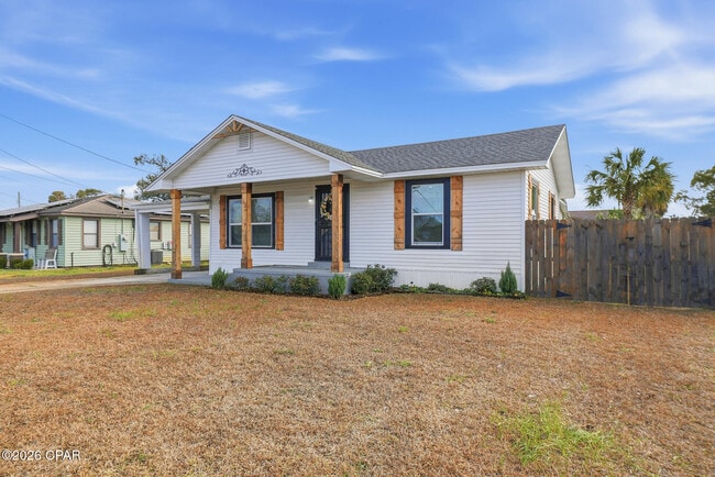 Building Photo - 1808 Chestnut Ave