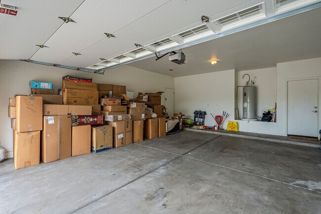 Building Photo - 1819 E Fawn Dr