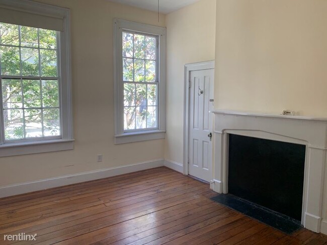 Building Photo - 4 br, 2 bath House - 162 Broad St. Room B