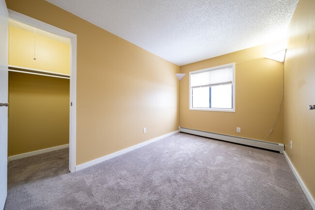 Building Photo - 7352 72nd Ln N