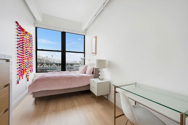 Building Photo - 1 Main St