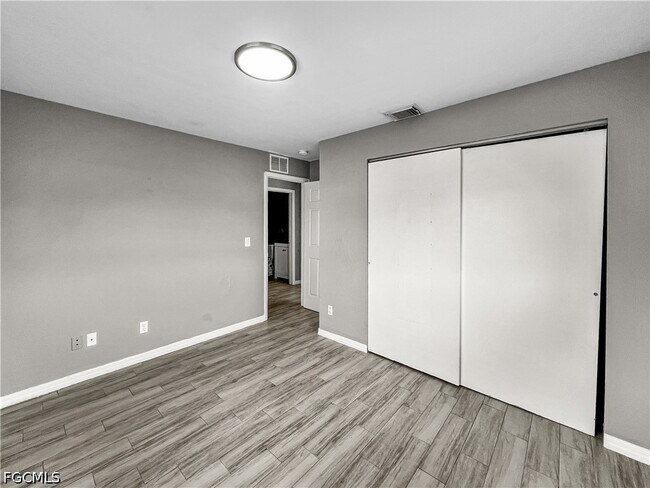 Building Photo - 121 Gordon Ave S