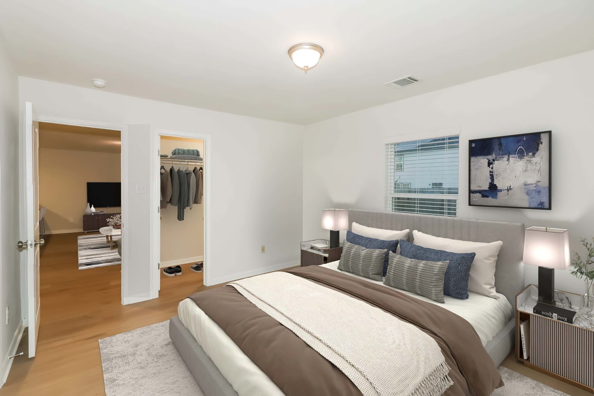 Building Photo - 10070 Cerritos dr