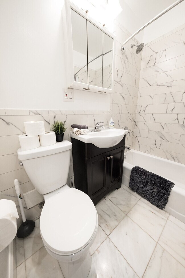 Building Photo - 230 W 113th St