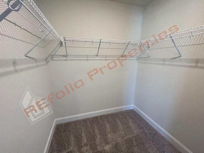 Building Photo - Gorgeous 3 Bedroom, 2.5 Bath, 1-Car Garage...