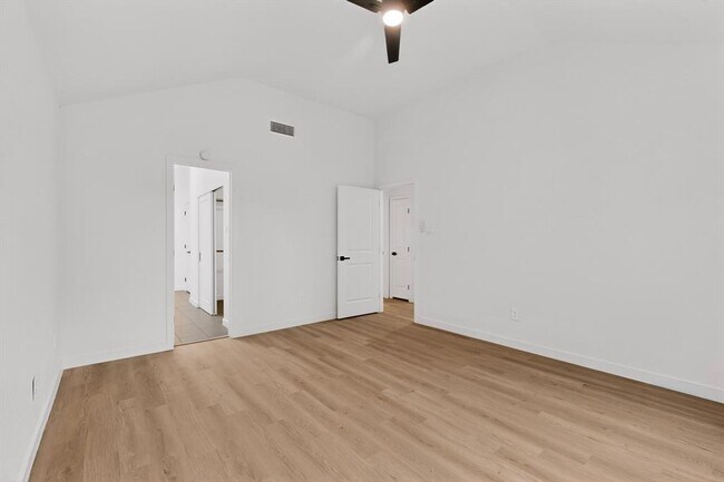 Building Photo - 14305 Vandever St