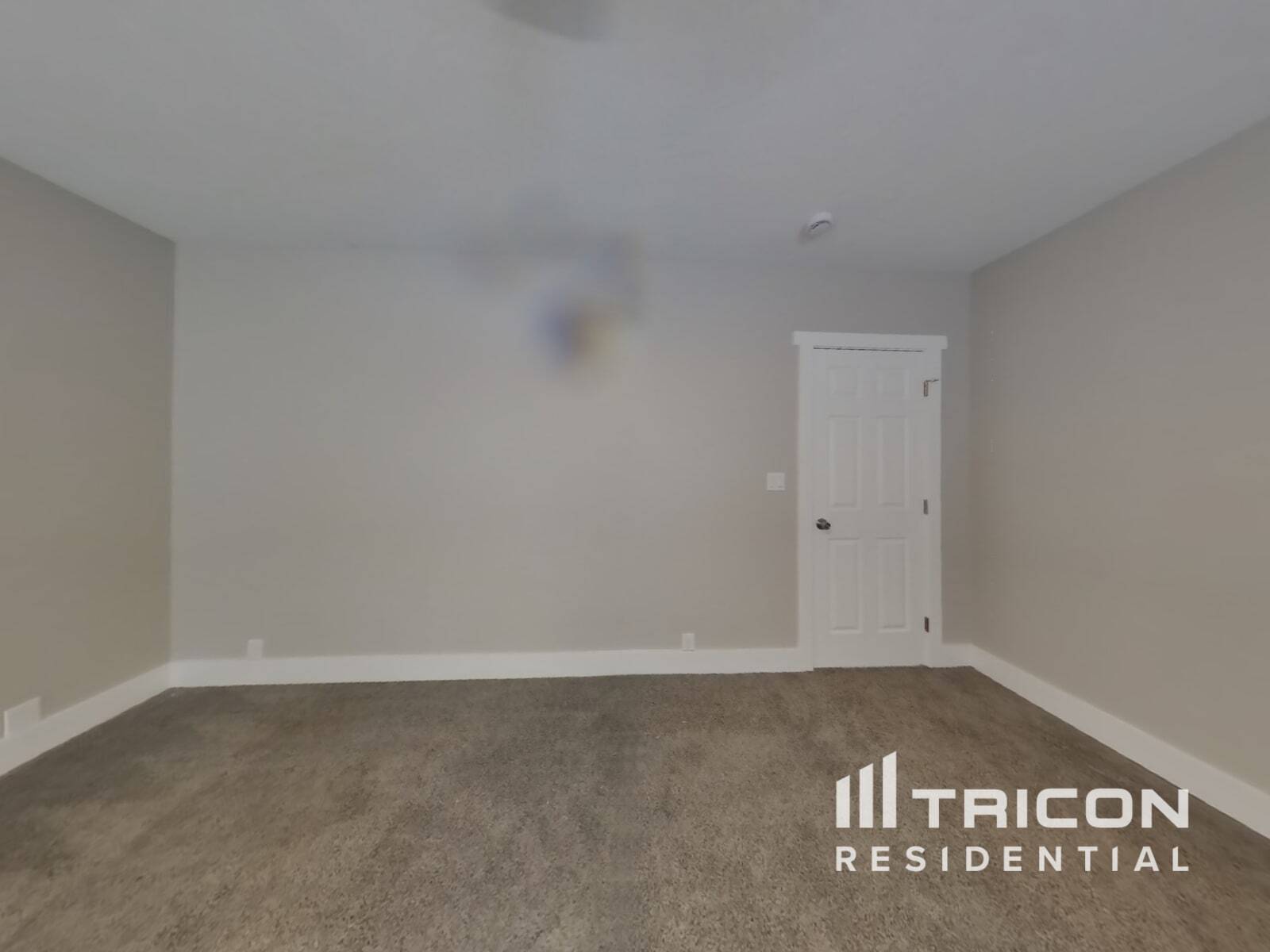 Building Photo - 5555 Madrona Ave NE