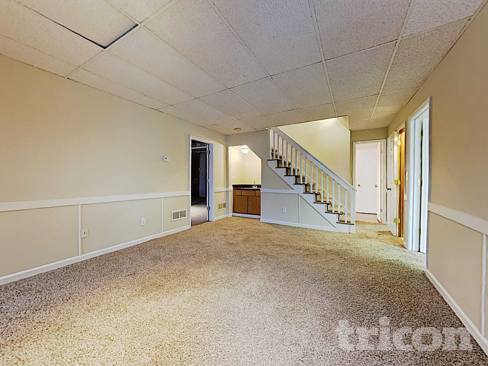 Building Photo - 3958 Cotswold Dr SW