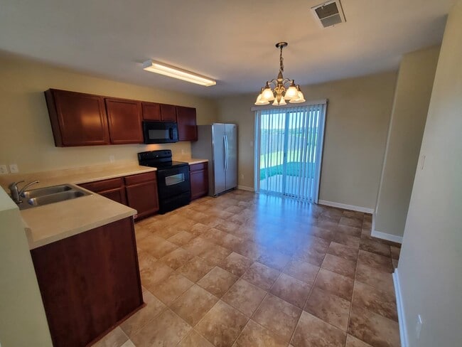 Building Photo - 3465 Avalon Lake Dr SW