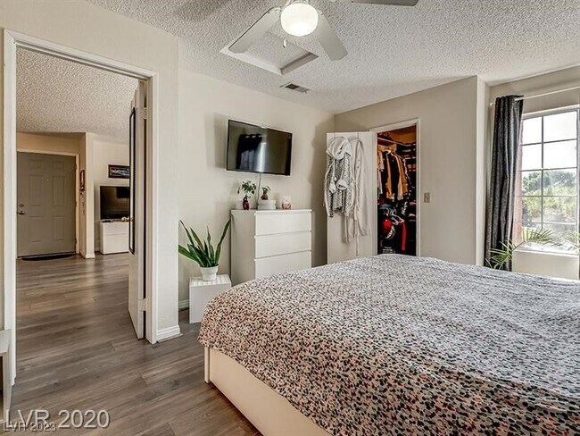 Building Photo - 2200 S Fort Apache Rd