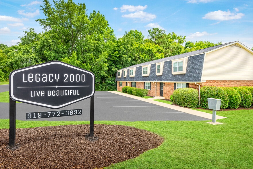 Building Photo - Legacy 2000