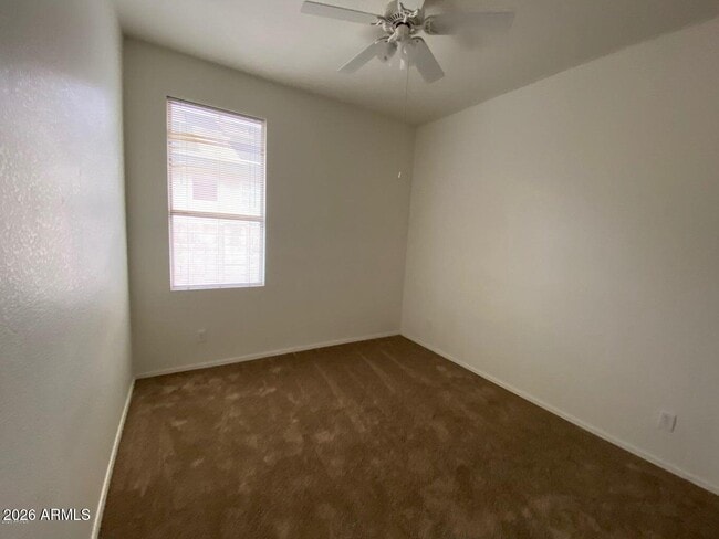 Building Photo - 3901 E San Pedro Ave