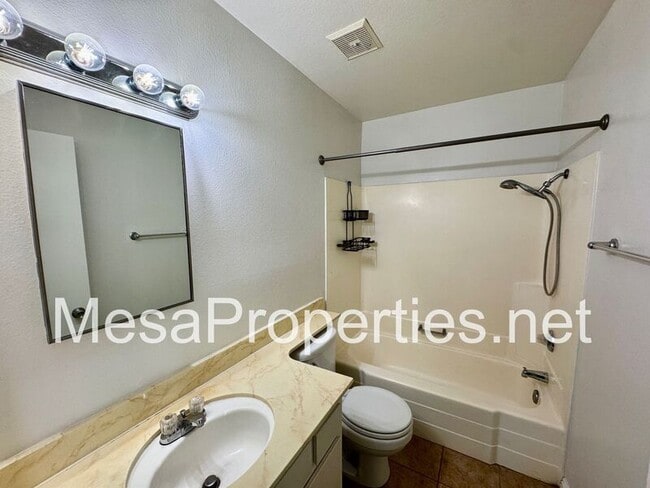 Building Photo - 1325 Brooktree Cir
