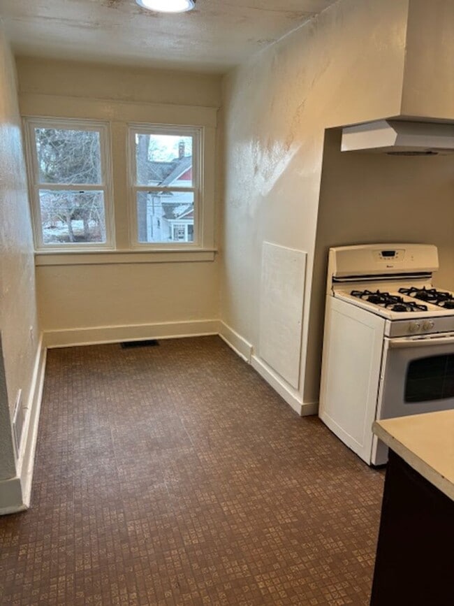 Building Photo - 1468 Hoyt St