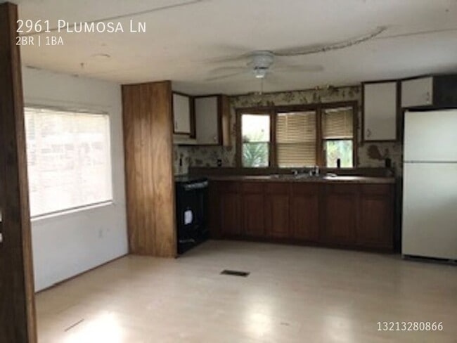 Building Photo - 2961 Plumosa Ln