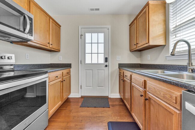 Building Photo - One-Level-Living near Vinton