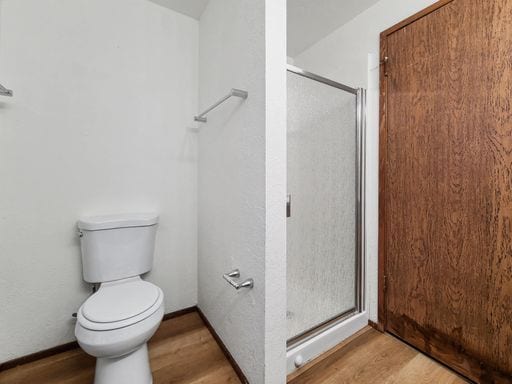 Building Photo - AVAILABLE FEBRUARY 10TH! Freshly Updated Kingsgate Home with Private Outdoor Space