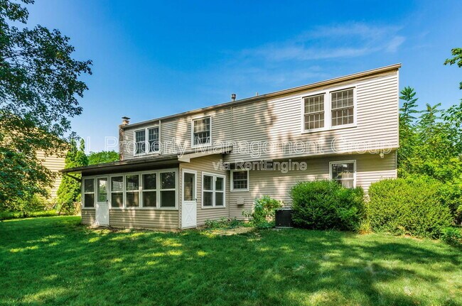 Building Photo - 66 Haddam Pl E