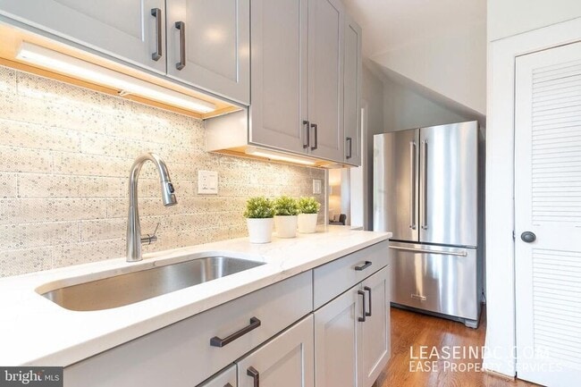 Building Photo - 4434 Reservoir Rd NW