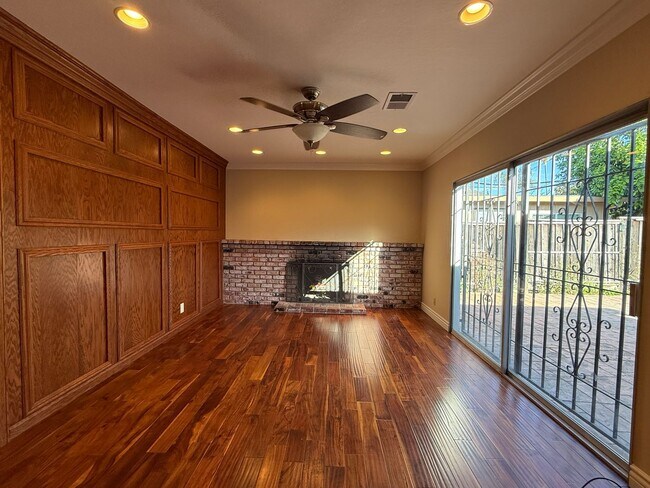 Building Photo - Cozy 3 Bedroom 2 Bath home located conveniently in San Jose