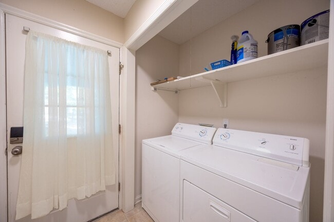 Building Photo - 35 Preston Dr