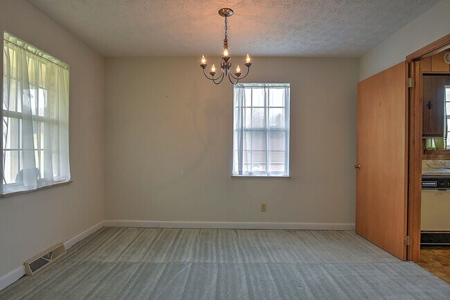 Building Photo - 4660 Kingsport Hwy